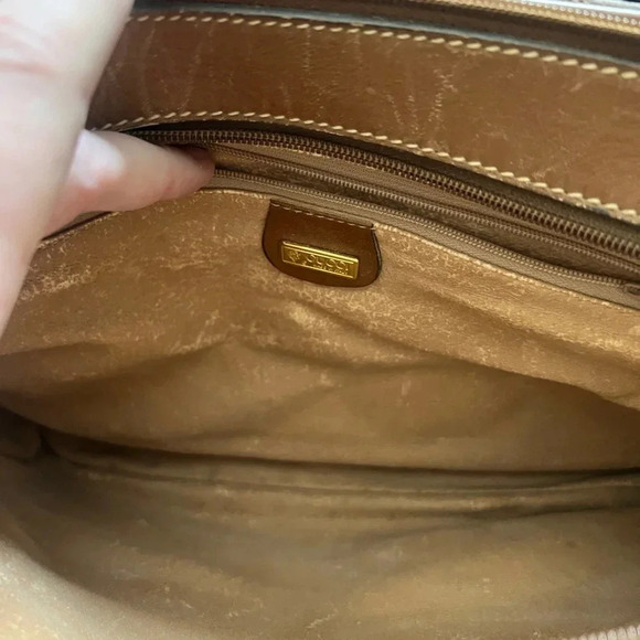 Gucci vintage crossbody in great used condition - Picture 9 of 10
